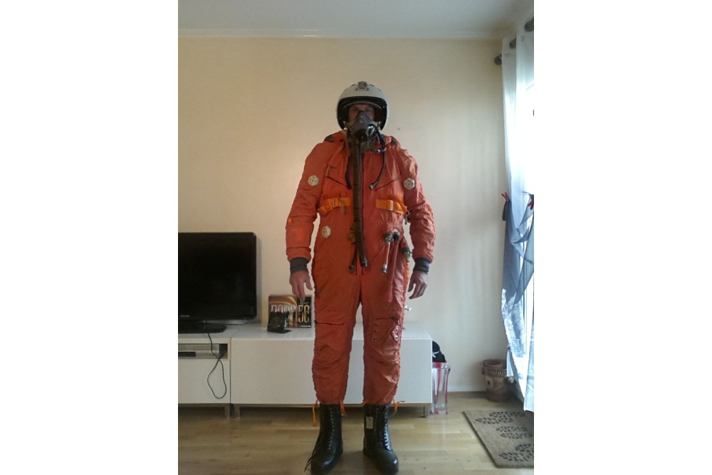 Vente d'une collection d'objets aéronautiques