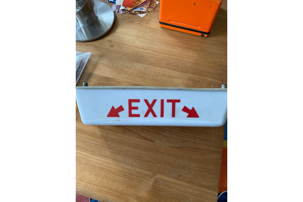 Plafonnier sortie de secours 