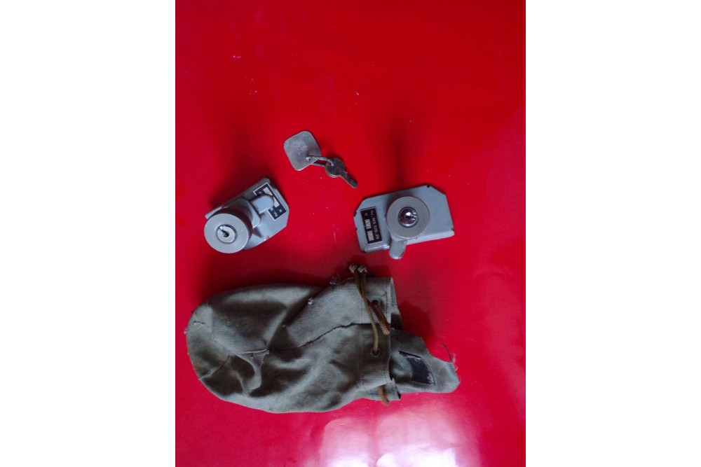 Jeu de serrures pour Mirage IV